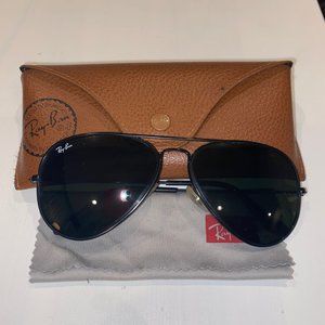 Ray-Ban Black Aviators 58mm